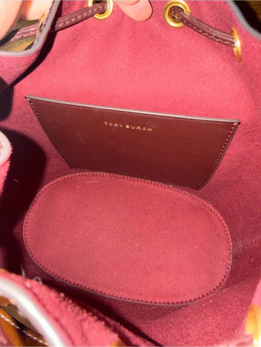 Tory Burch T Monogram Patent Leather Bucket Bag in Burgundy - Picture 4 of 6
